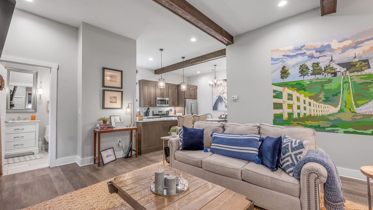 Photo of Livingroom in Lexington