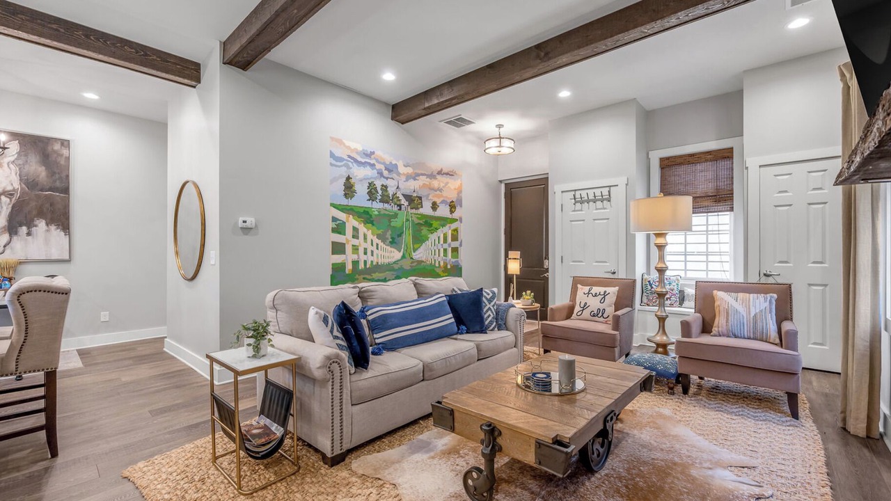 Photo of Livingroom in Lexington