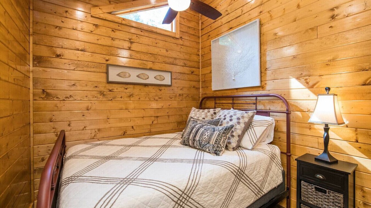 Photo of Bedroom in Rogers