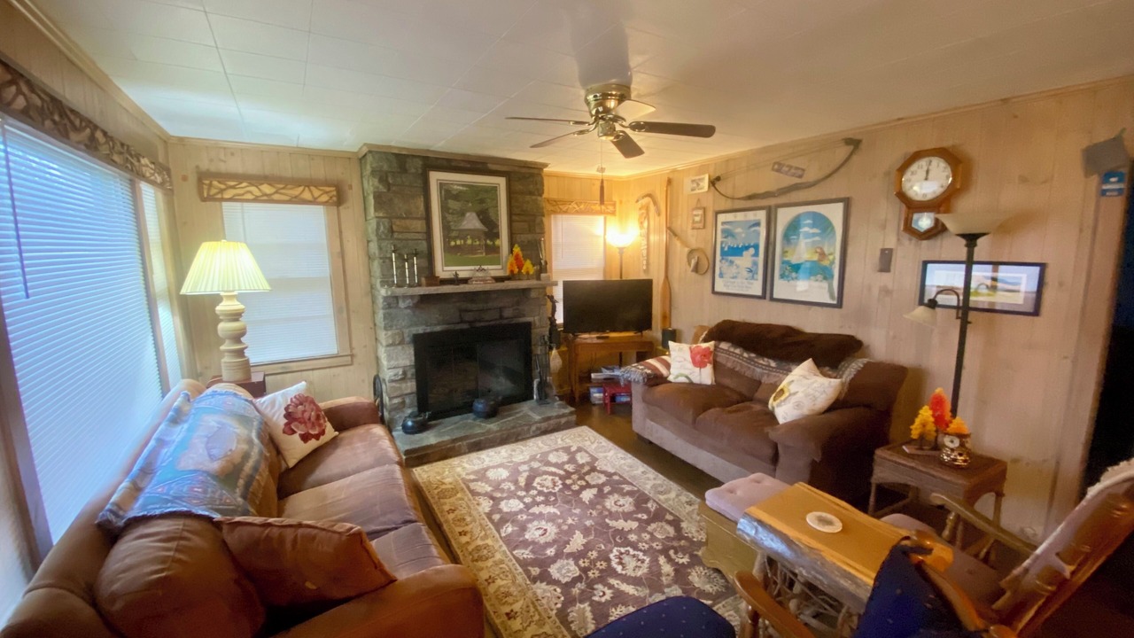 Photo of Livingroom in Blowing Rock