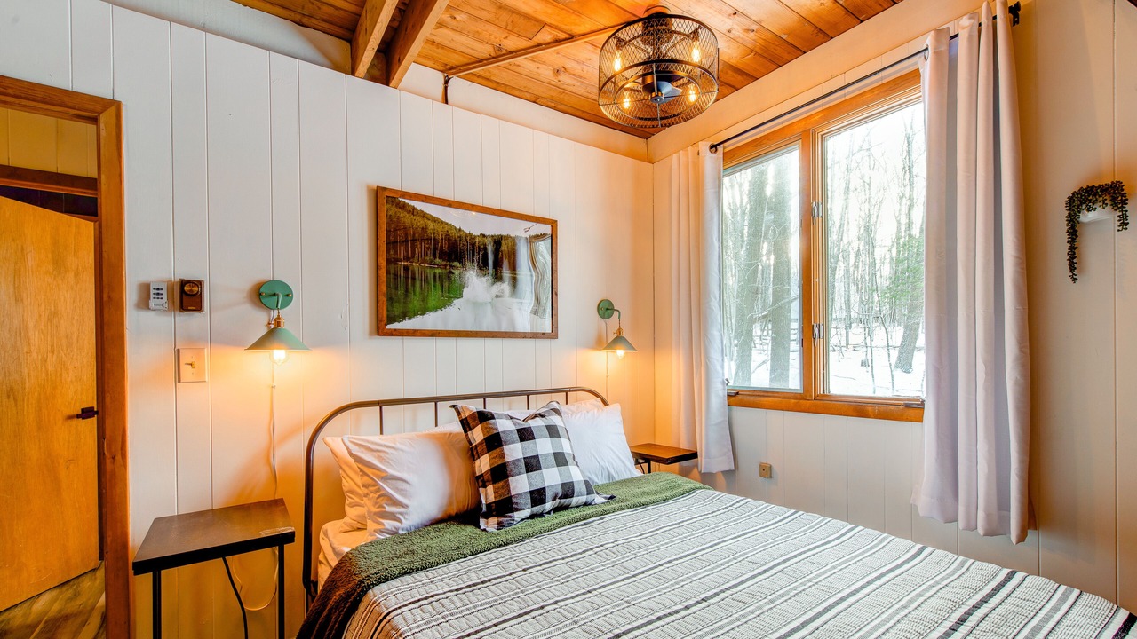 Photo of Bedroom in Sky Valley