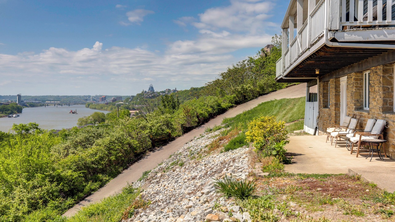 Photo of Patio Balcony in East Walnut HIlls