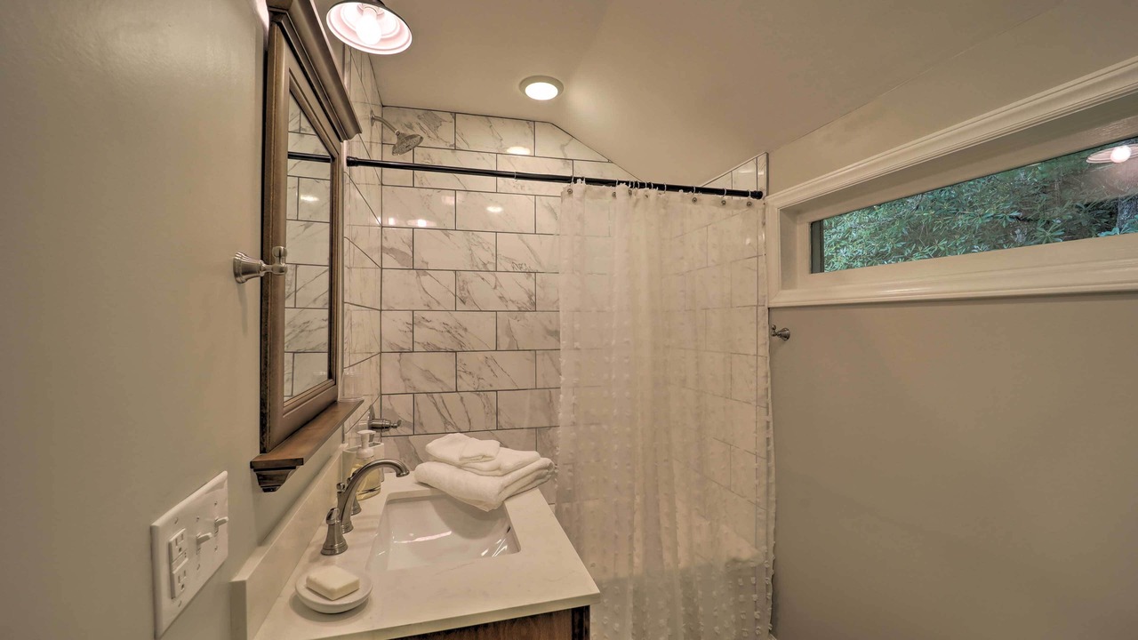 Photo of Bathroom in Newland