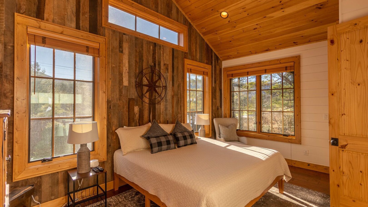 Photo of Bedroom in Banner Elk