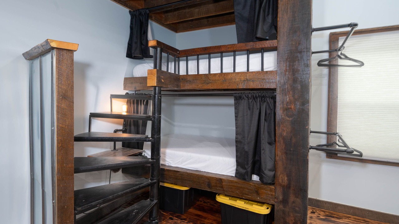 Photo of Bedroom in Hendersonville