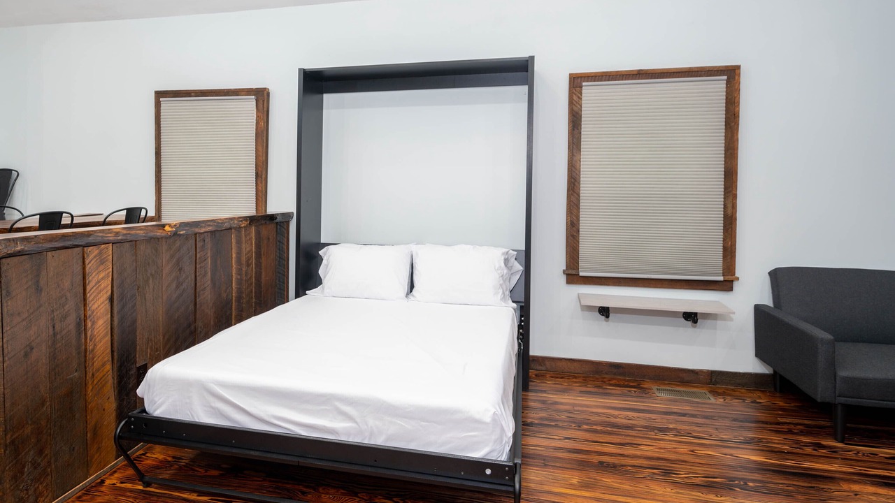 Photo of Bedroom in Hendersonville