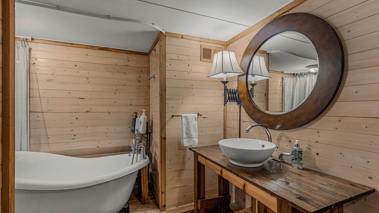 Photo of Bathroom in Mirror Lake