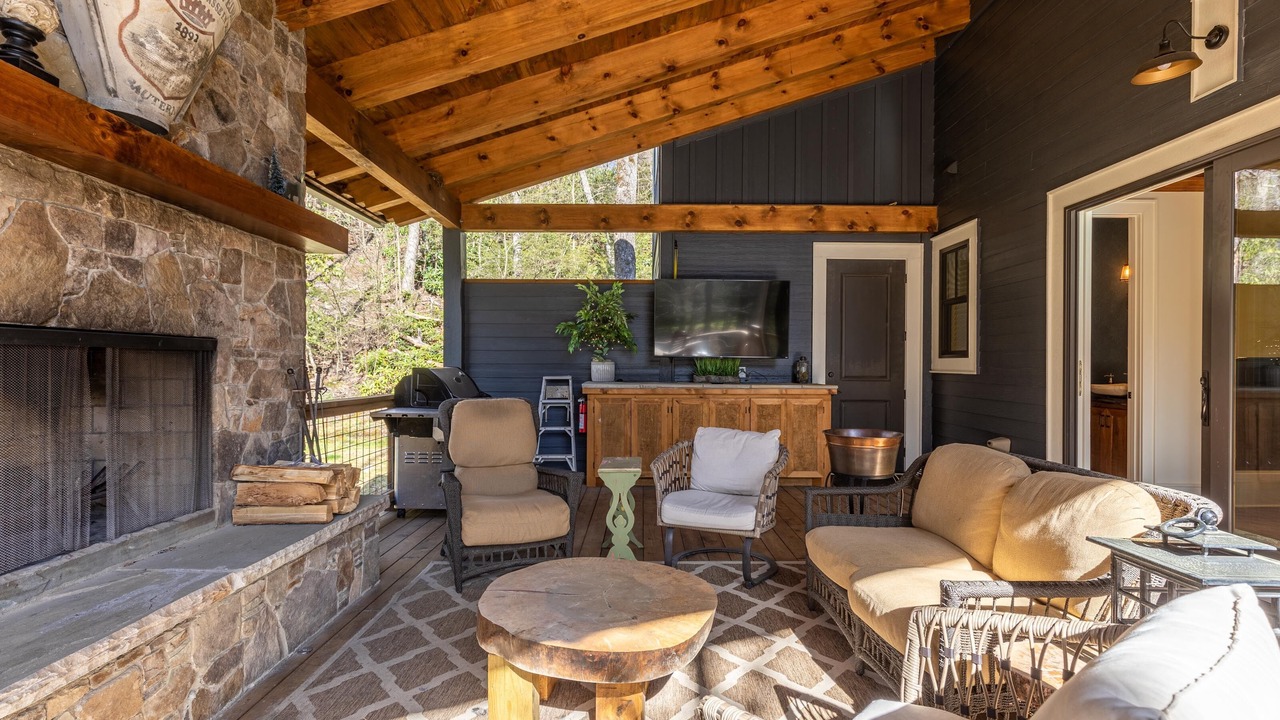 Photo of Patio Balcony in Blowing Rock