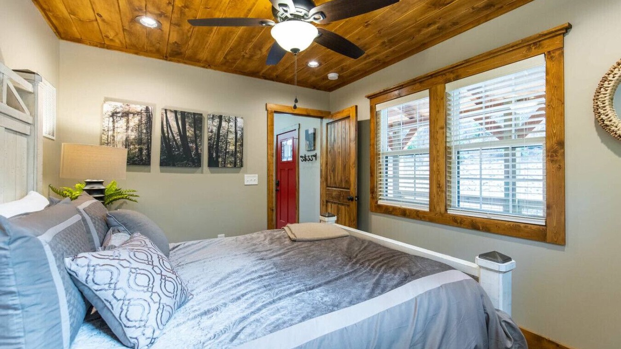 Photo of Bedroom in Rogers