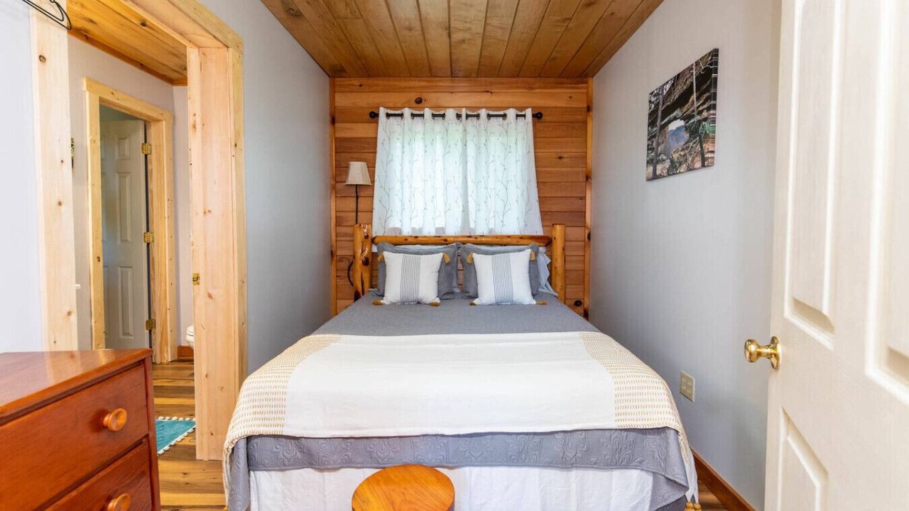 Photo of Bedroom in Slade