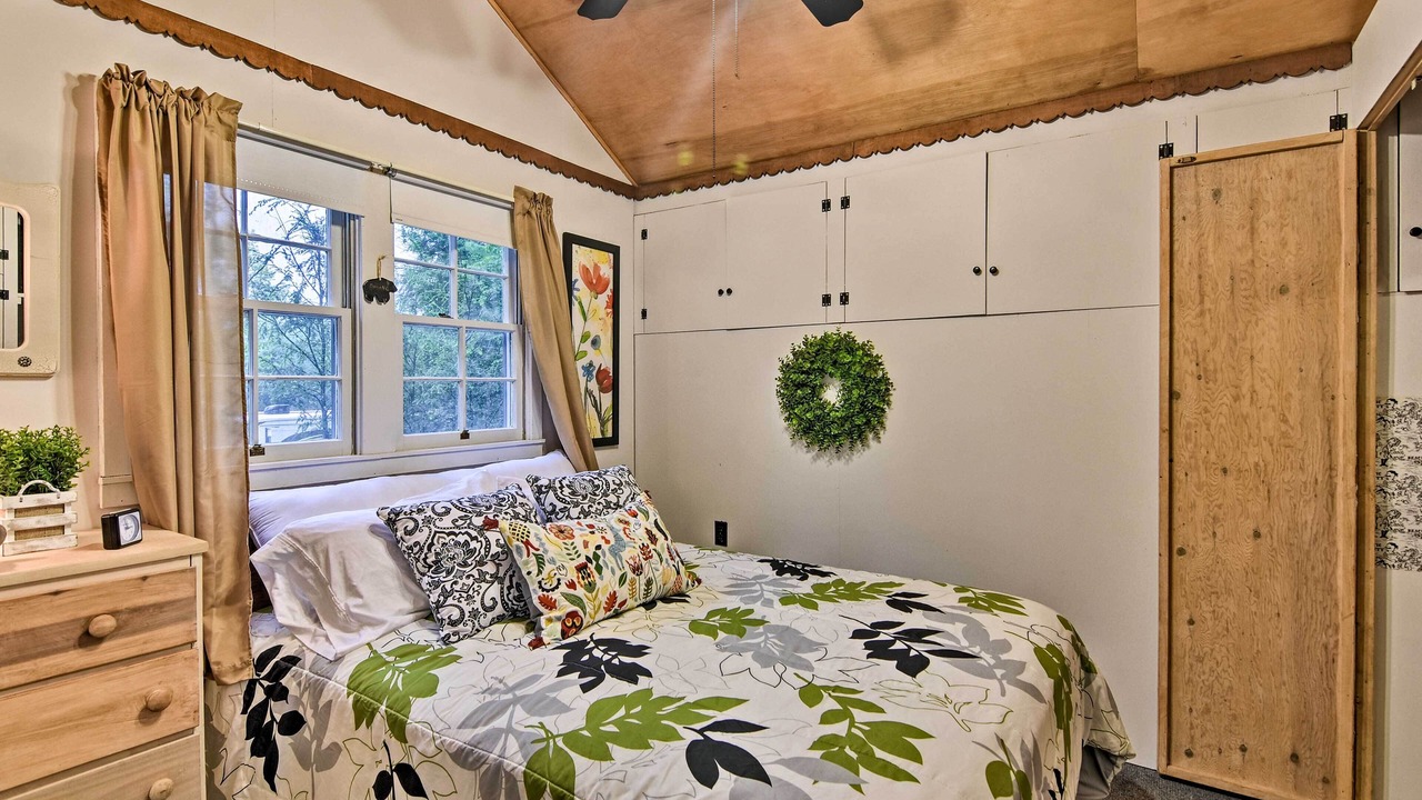 Photo of Bedroom in Newland