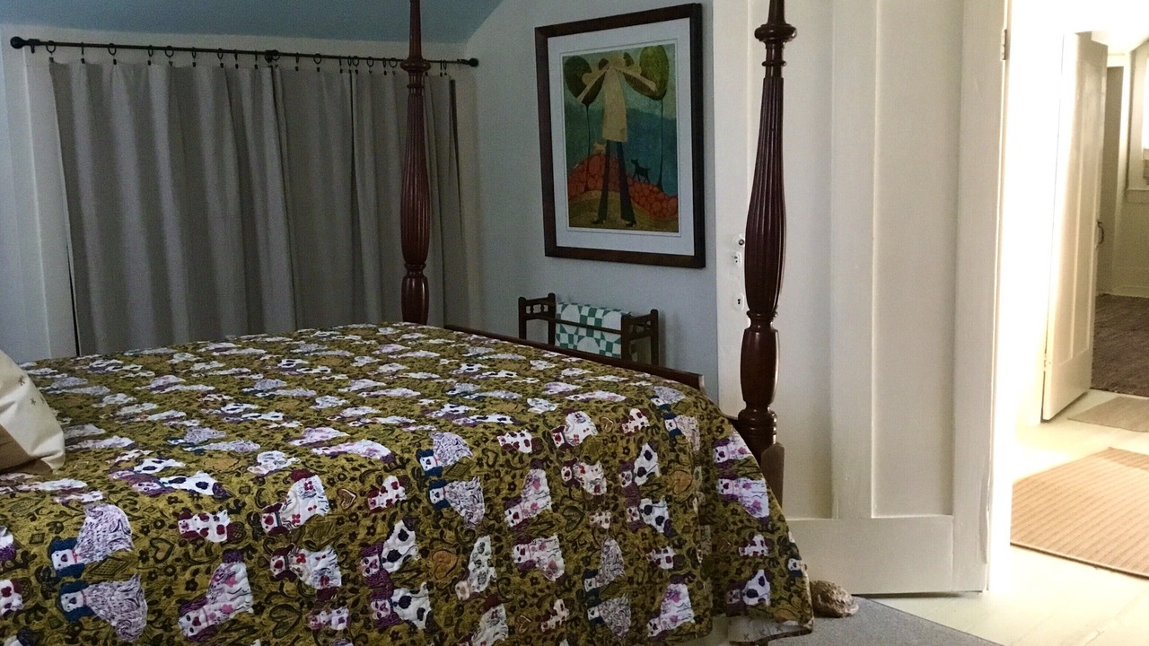 Photo of Bedroom in Midway