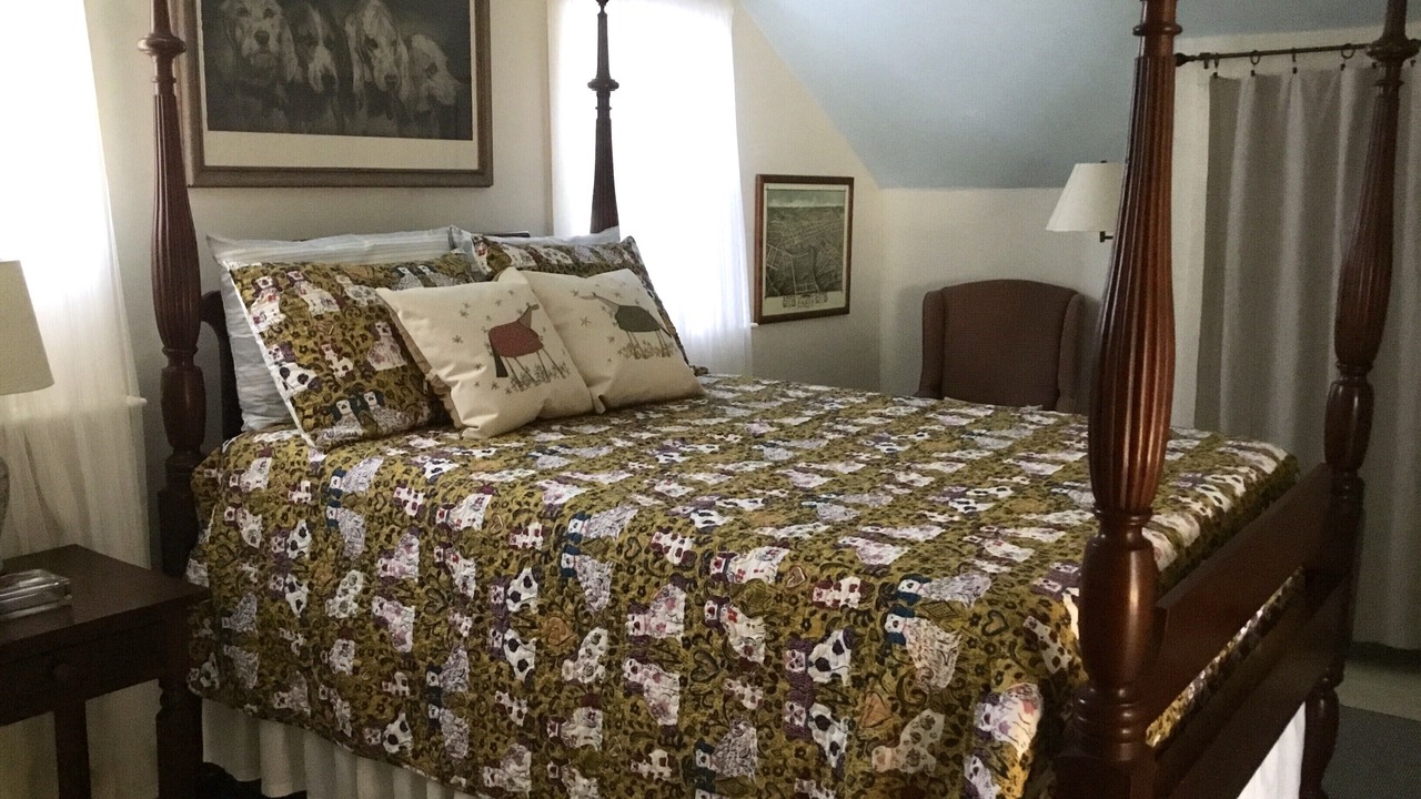 Photo of Bedroom in Midway