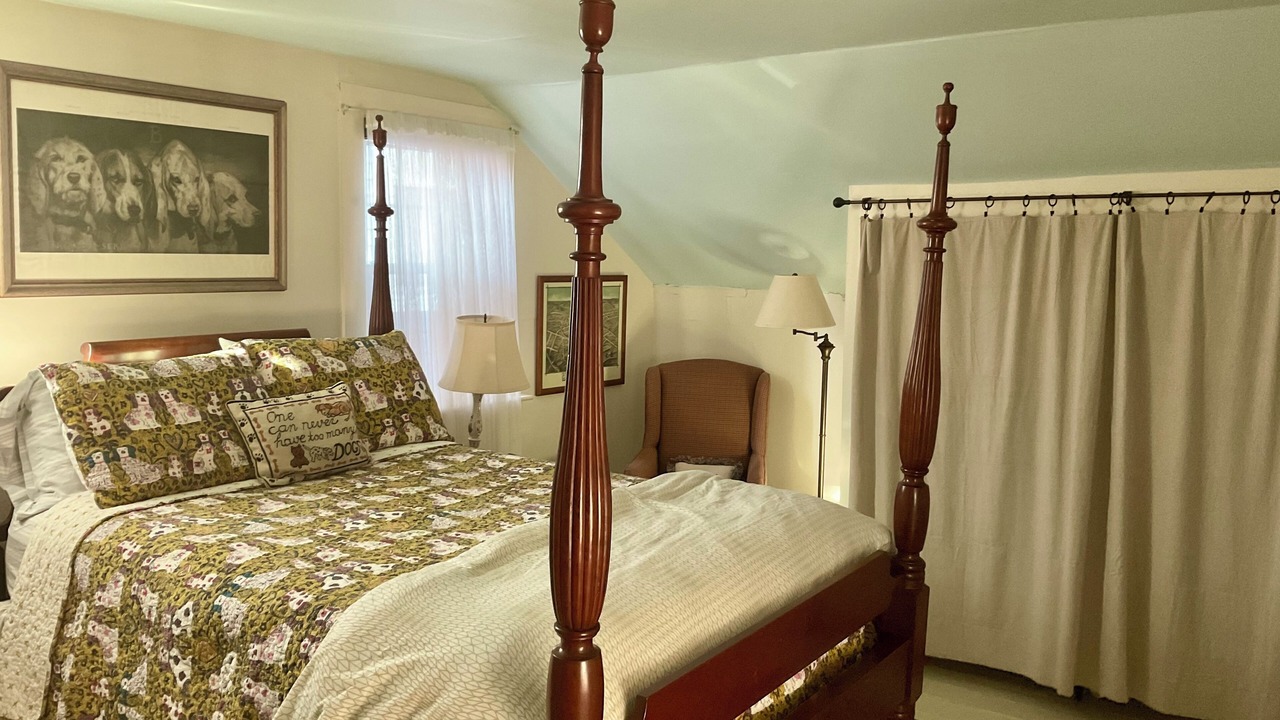 Photo of Bedroom in Midway
