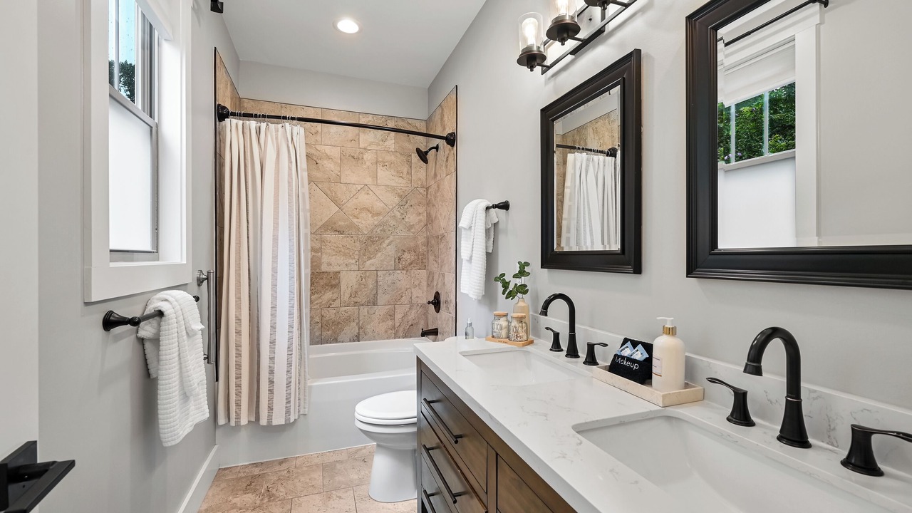 Photo of Bathroom in Black Mountain