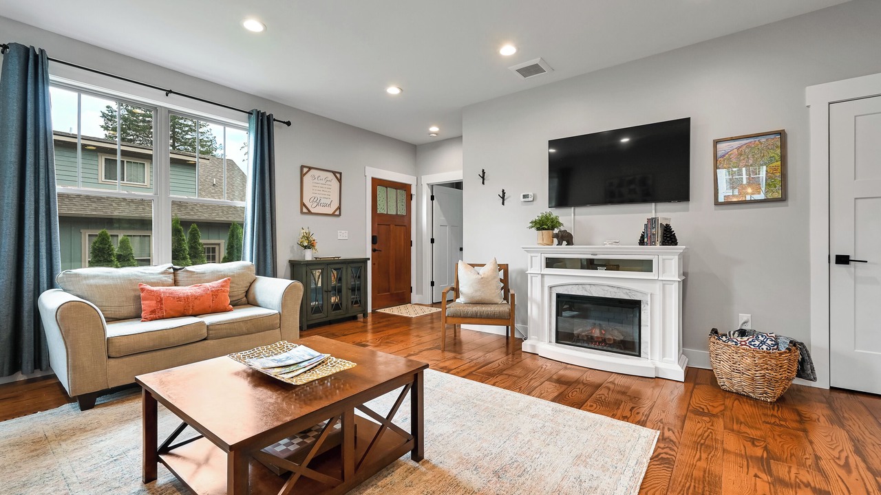 Photo of Livingroom in Black Mountain