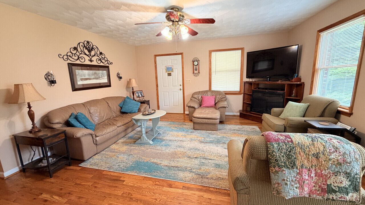 Photo of Livingroom in Rogers
