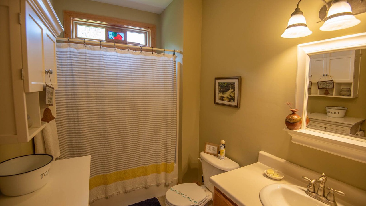 Photo of Bathroom in Crumpler