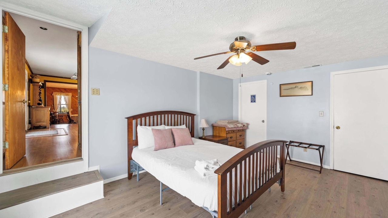 Photo of Bedroom in Jonesville