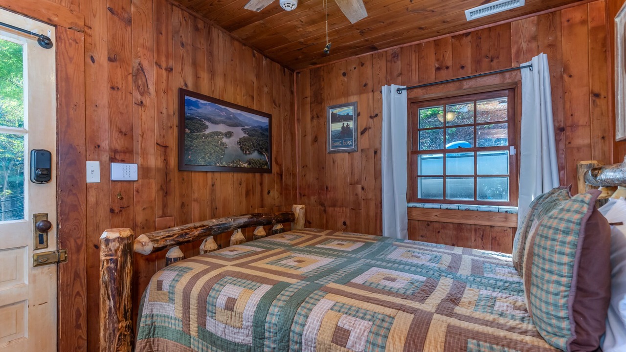Photo of Bedroom in Lake Lure
