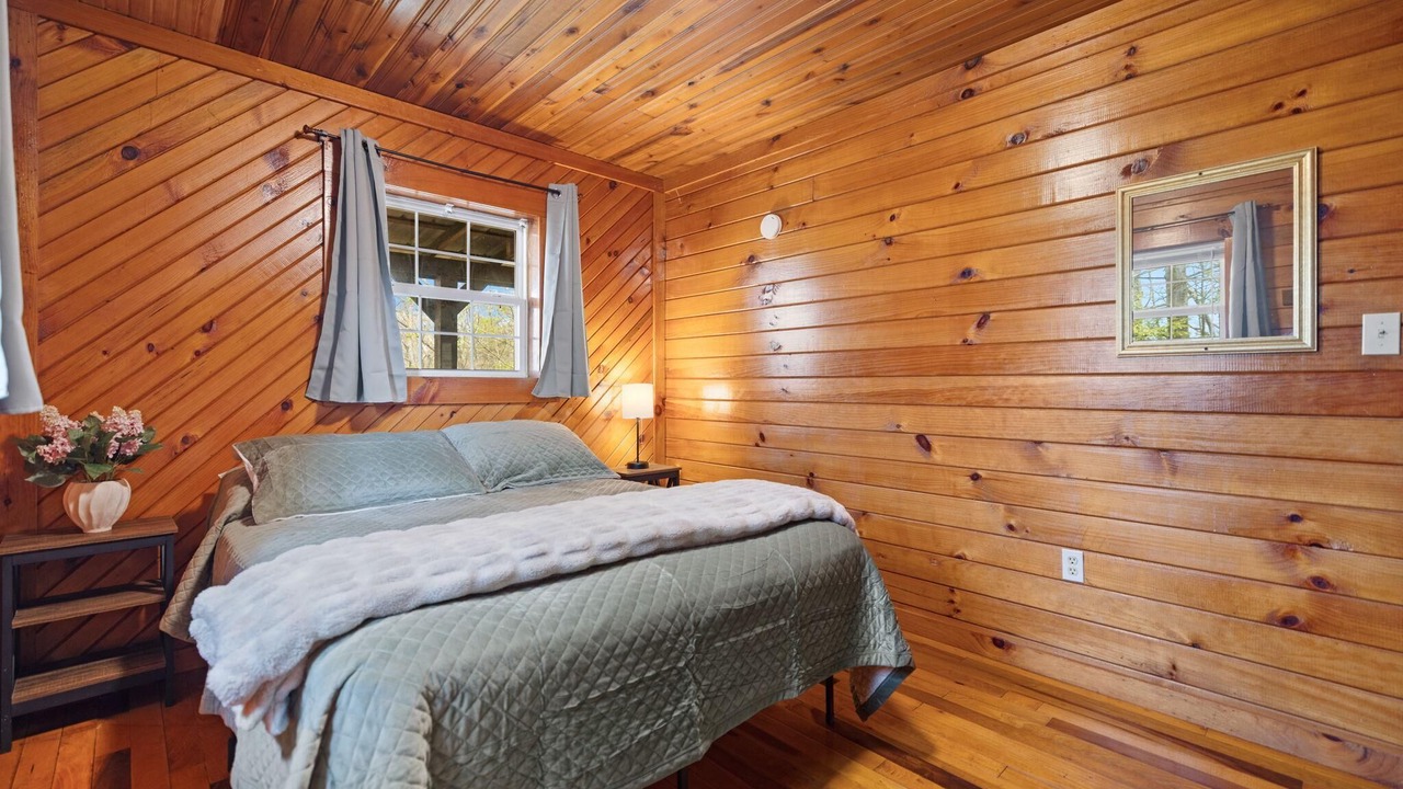 Photo of Bedroom in Rogers