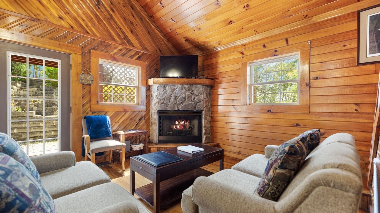 Photo of Livingroom in Rogers
