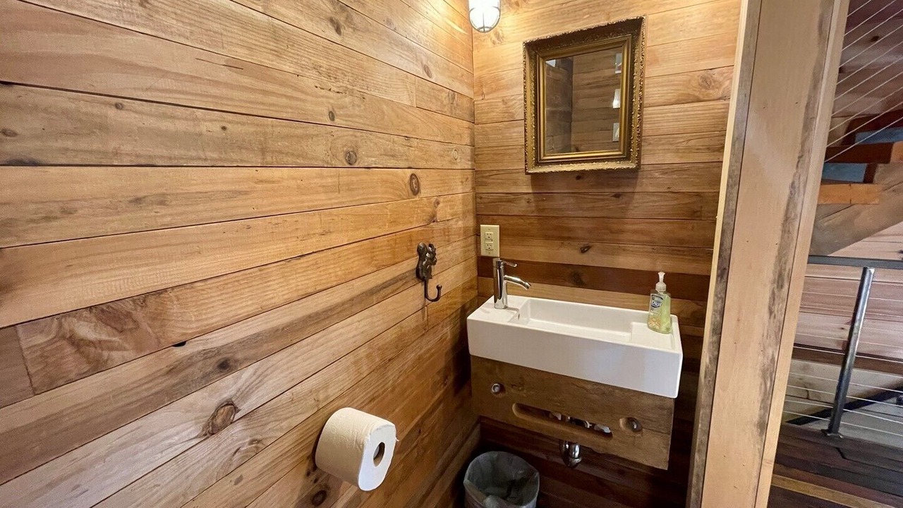 Photo of Bathroom in Lansing