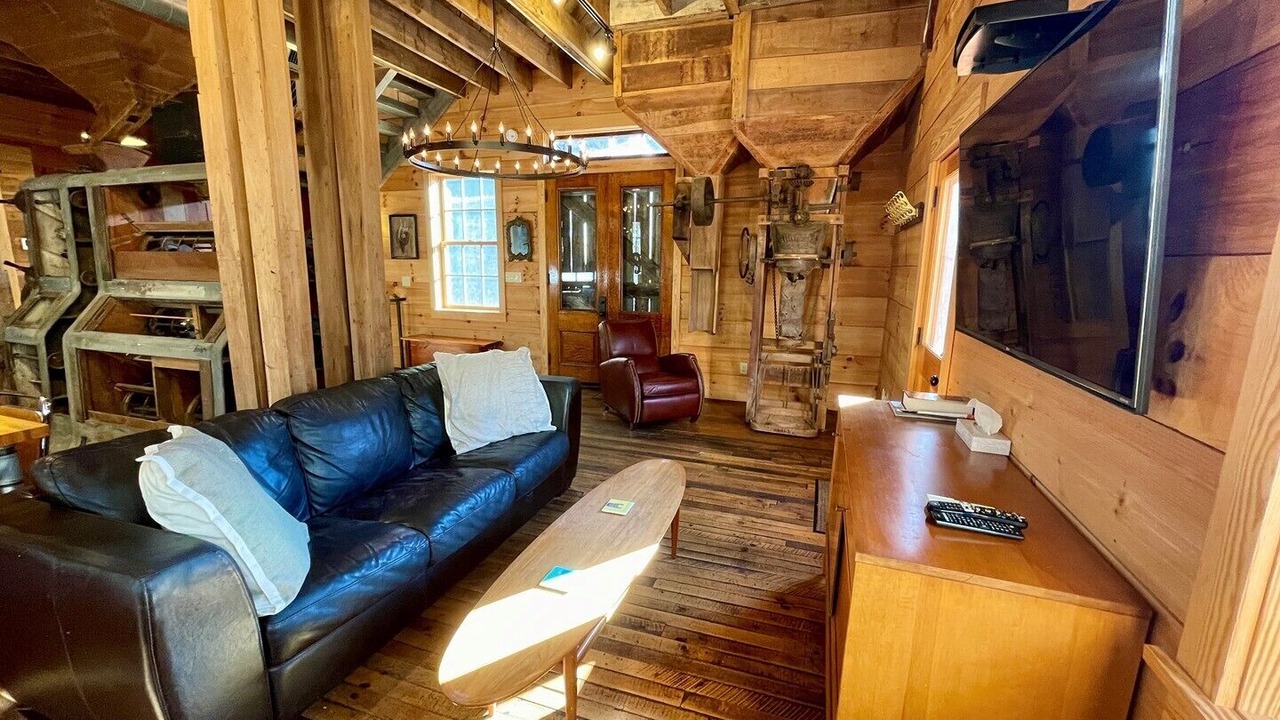 Photo of Bedroom in Lansing