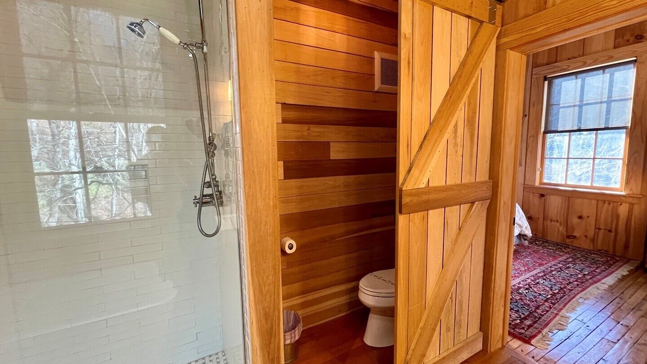 Photo of Bathroom in Lansing