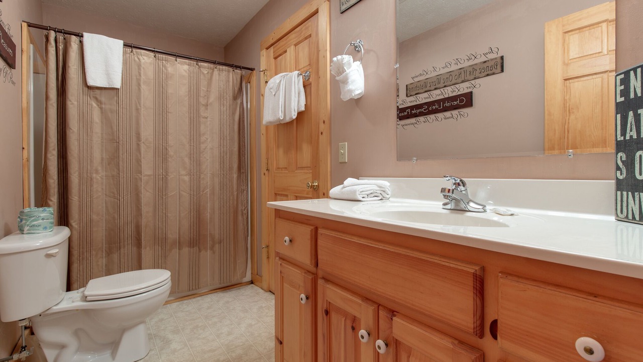 Photo of Bathroom in Black Bear Falls