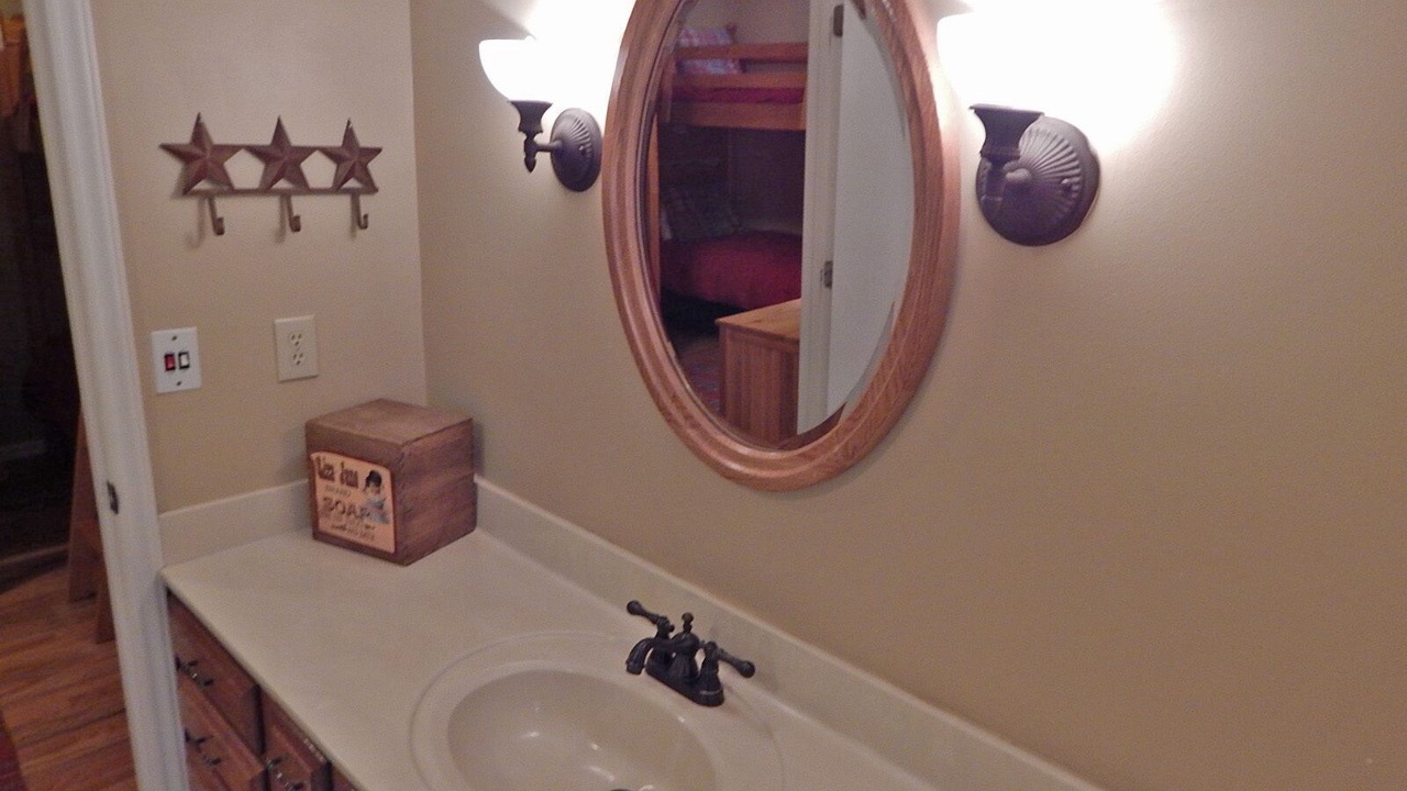 Photo of Bedroom in Garner Cove