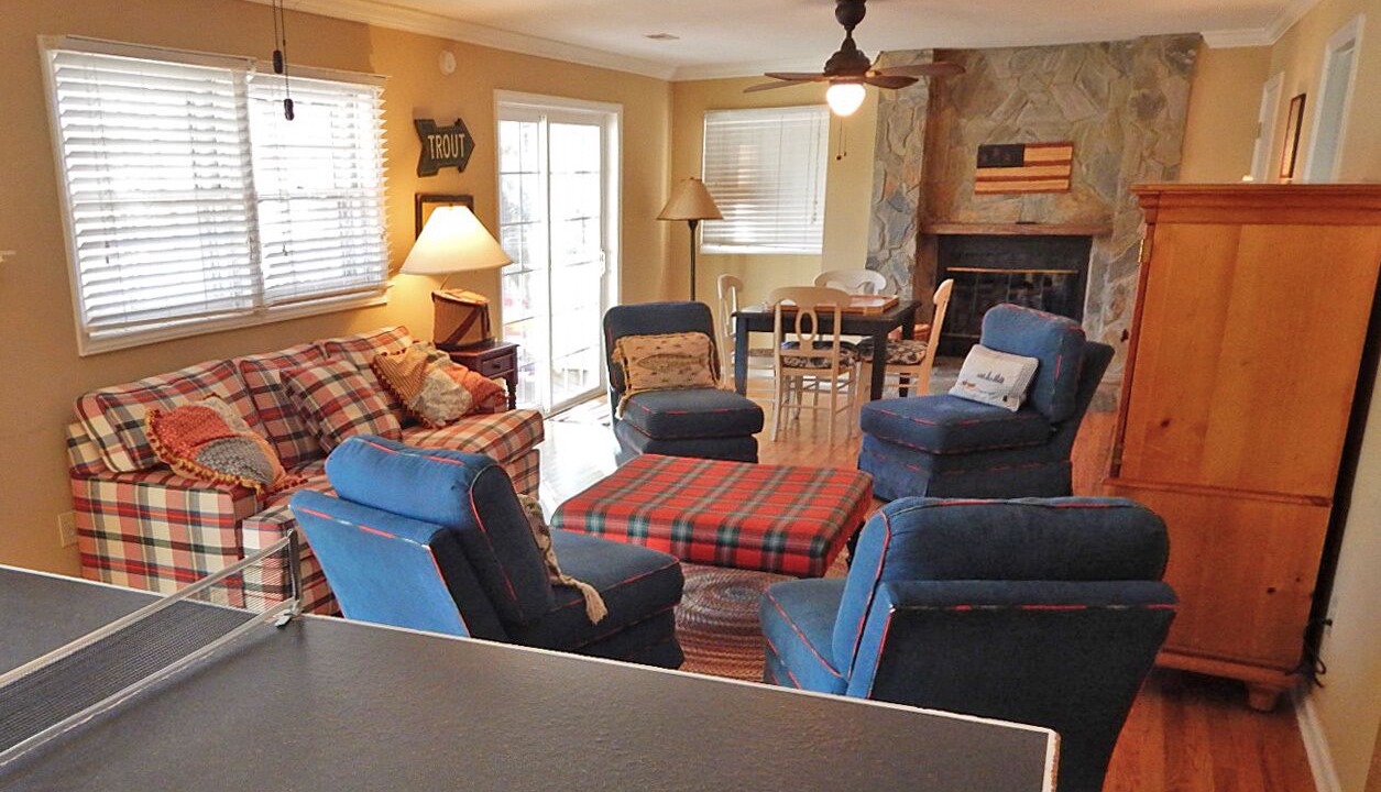 Photo of Livingroom in Garner Cove