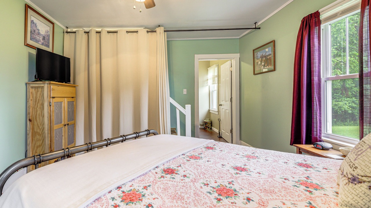 Photo of Bedroom in Primrose