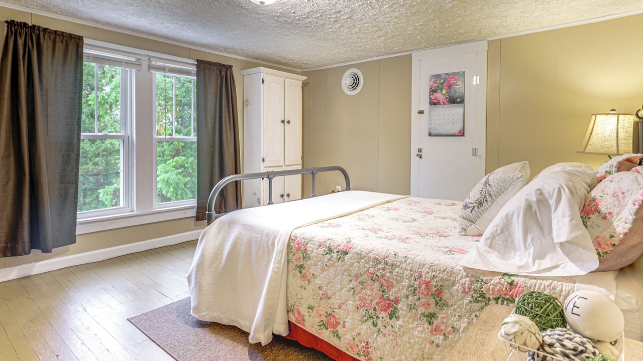 Photo of Bedroom in Primrose