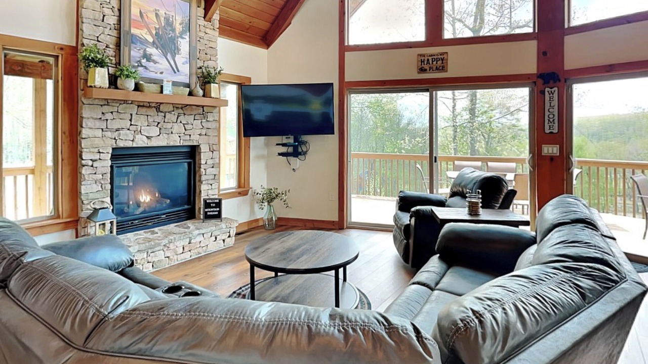 Photo of Livingroom in McHenry