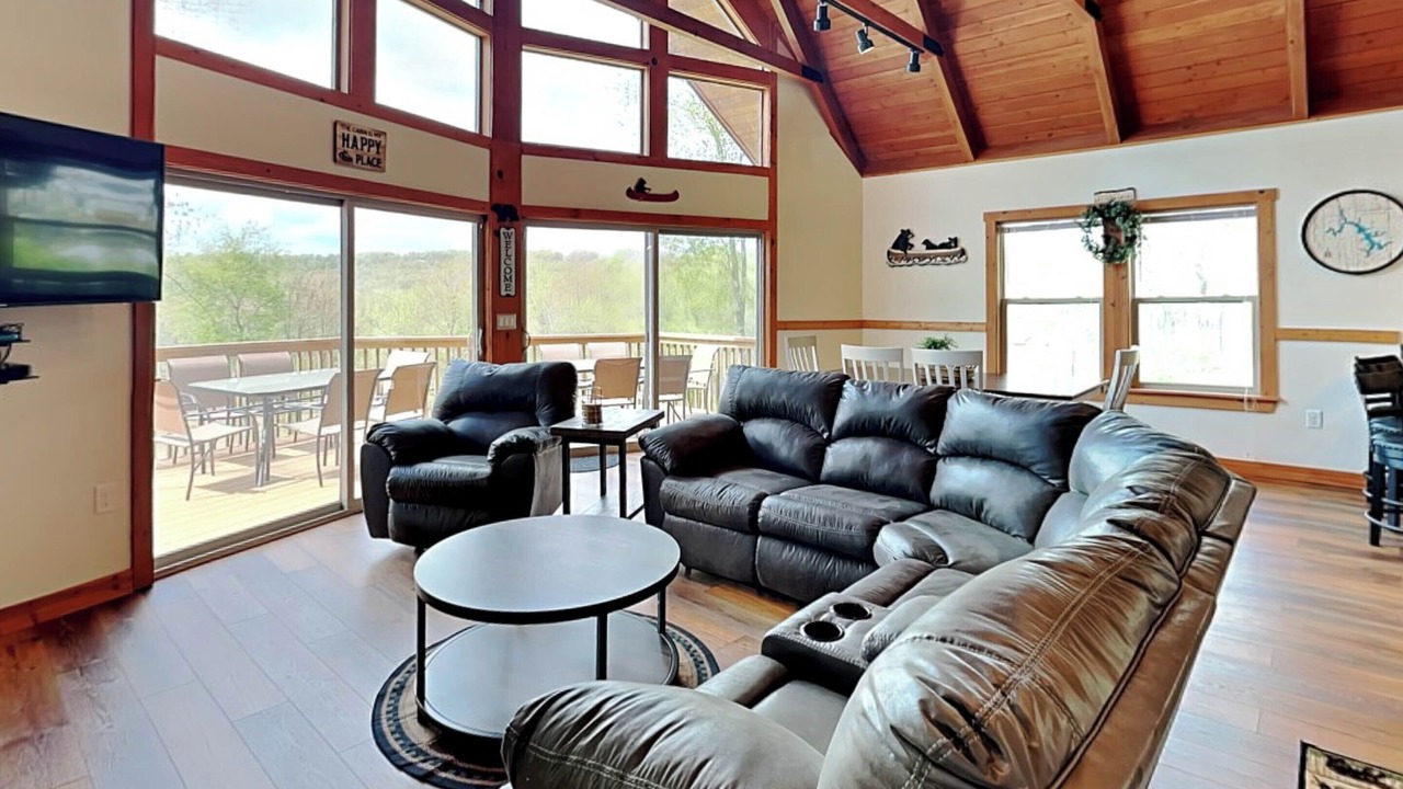 Photo of Livingroom in McHenry