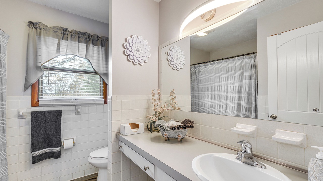Photo of Bathroom in Elizabethton