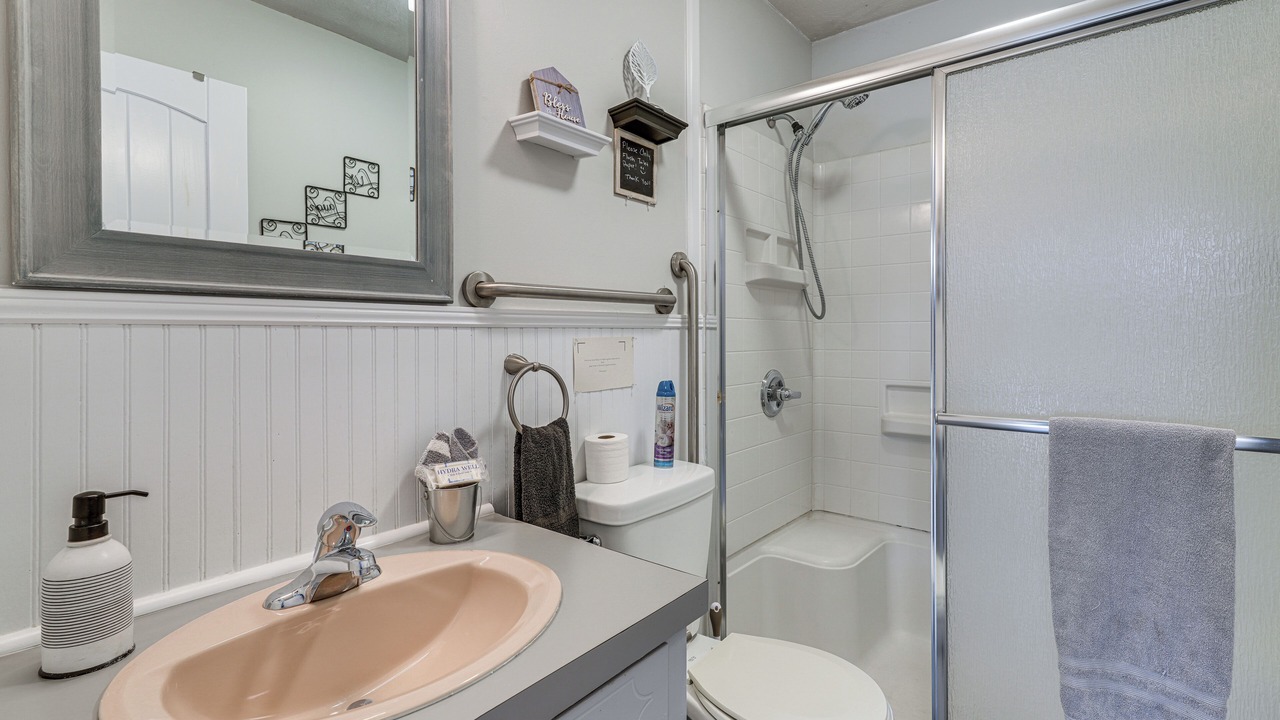 Photo of Bathroom in Elizabethton