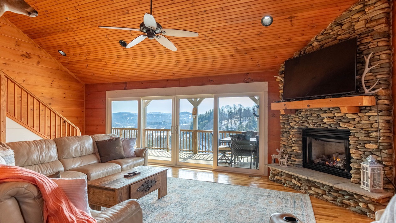 Photo of Livingroom in Boone
