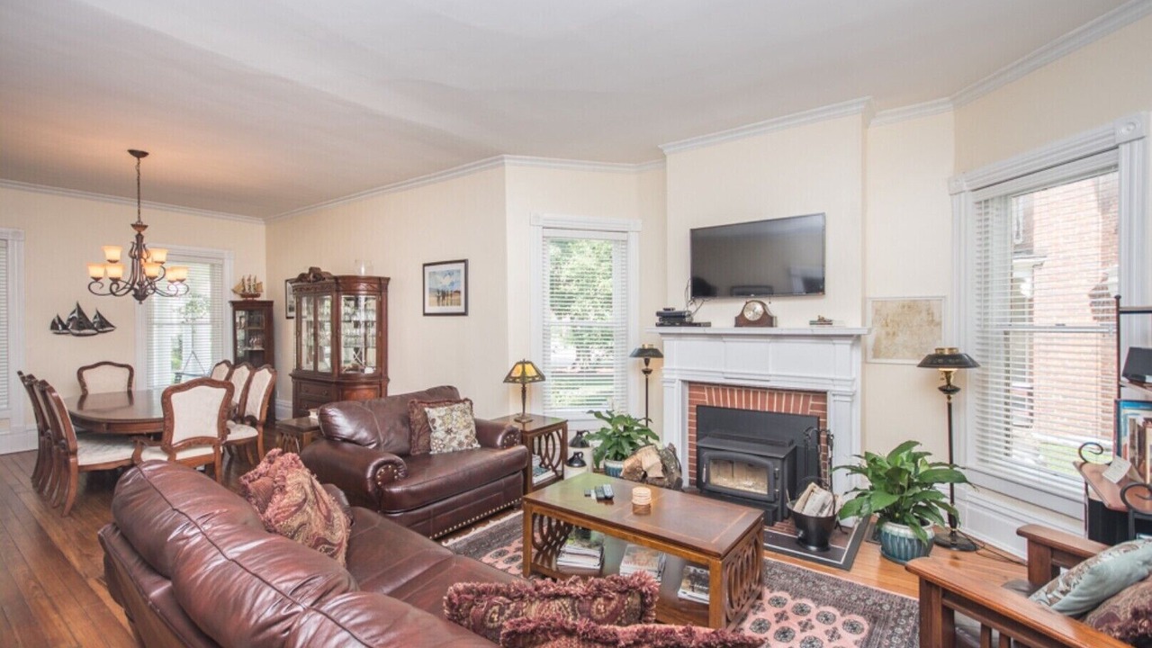 Photo of Livingroom in North Upper Street