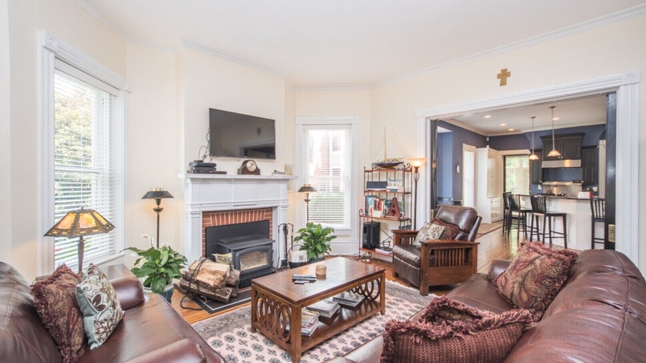 Photo of Livingroom in North Upper Street