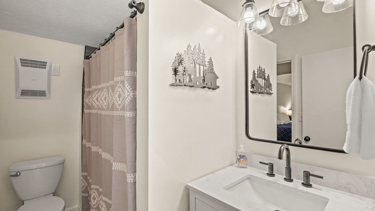 Photo of Bathroom in Blowing Rock