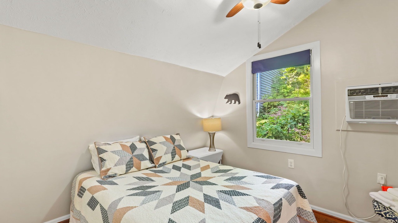 Photo of Bedroom in Blowing Rock