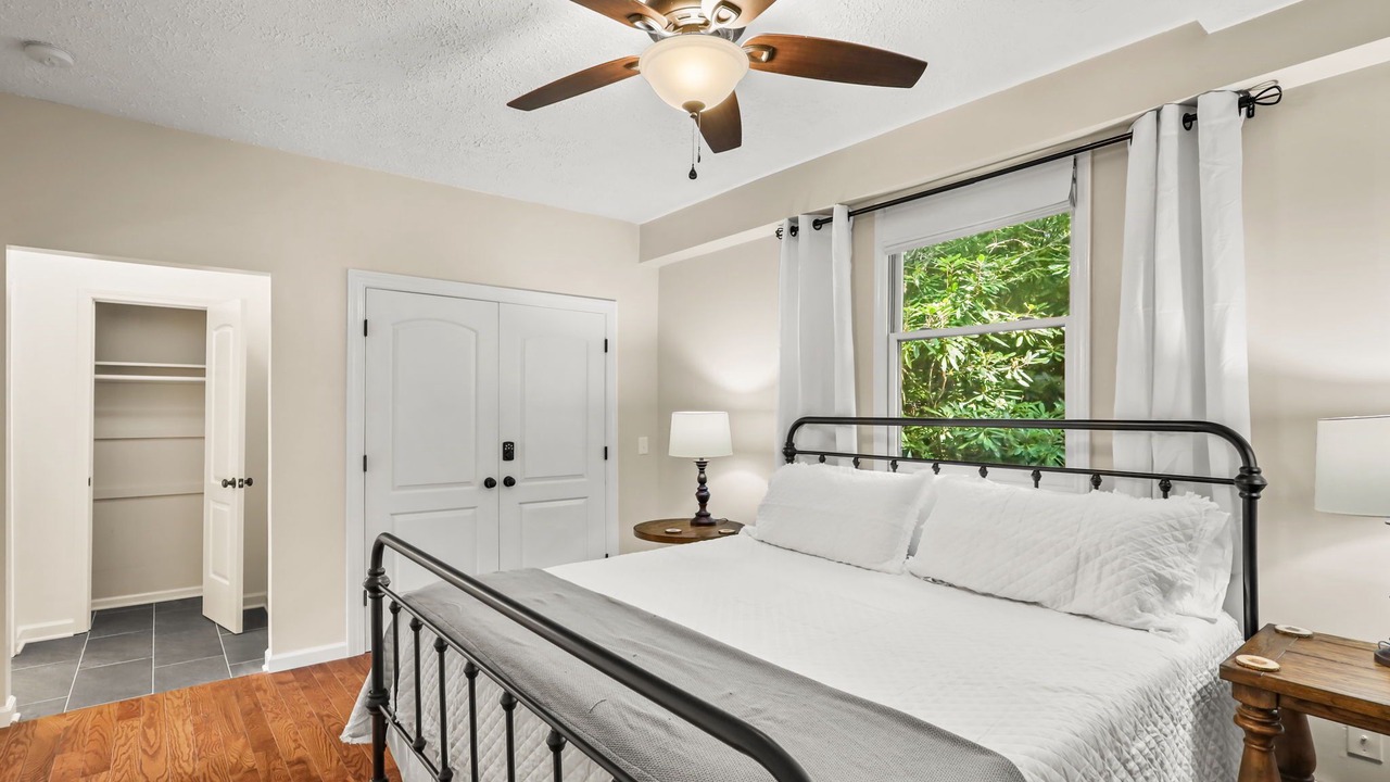 Photo of Bedroom in Blowing Rock