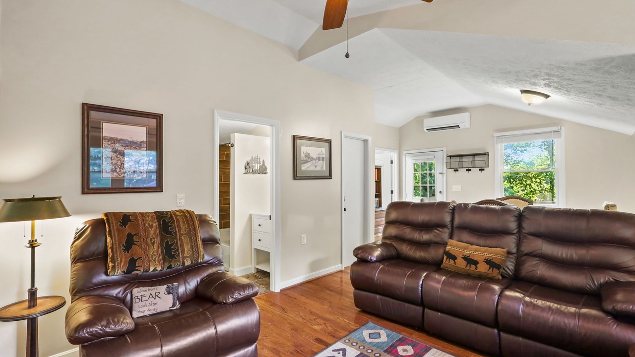 Photo of Livingroom in Blowing Rock