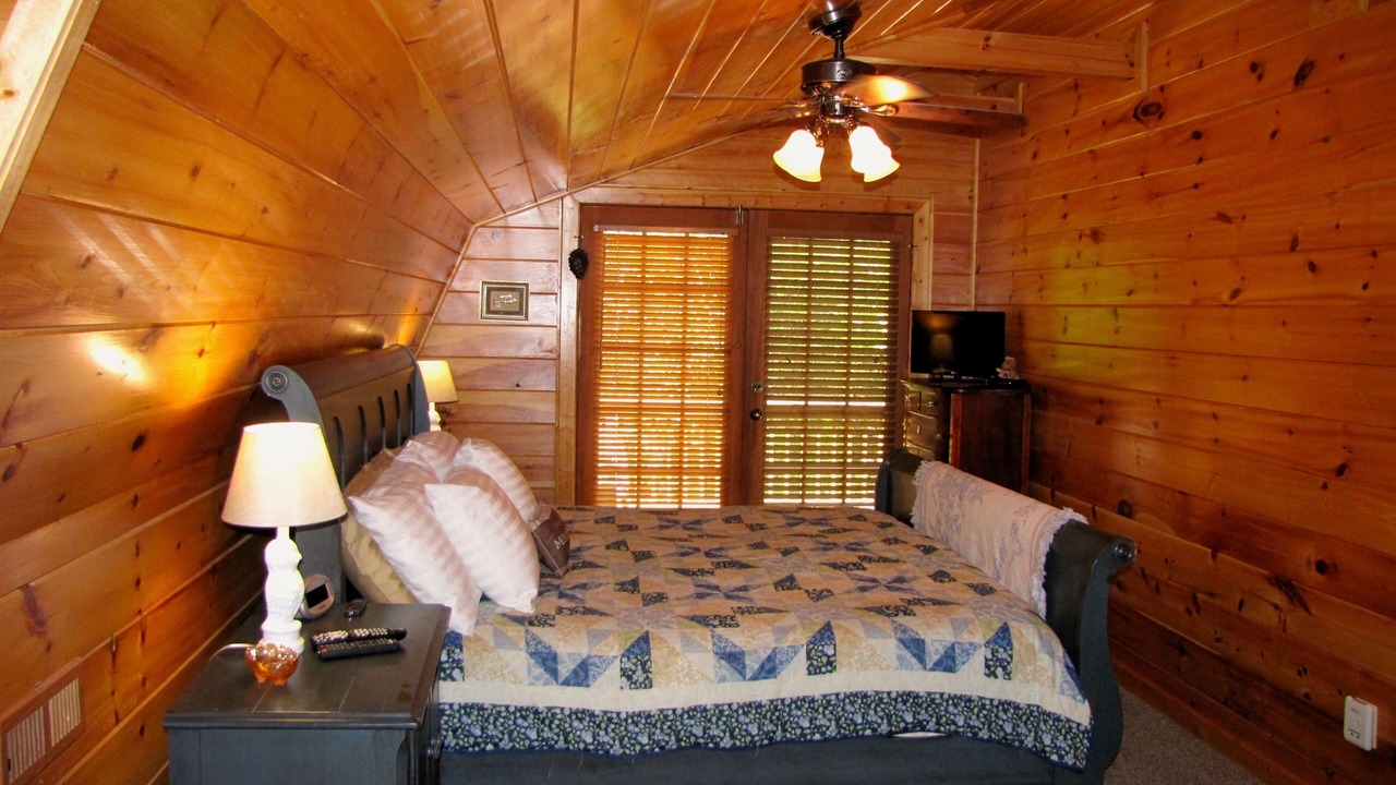 Photo of Livingroom in Maggie Valley