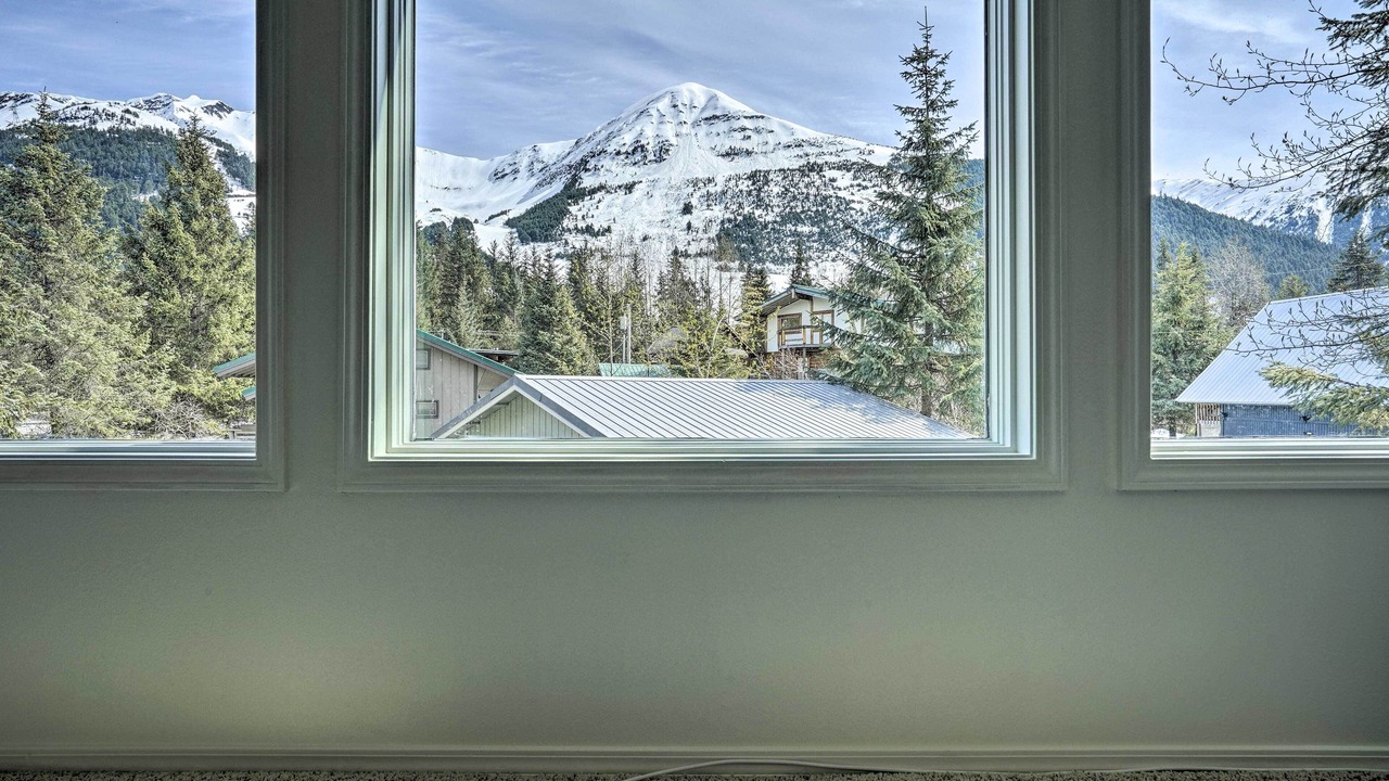 Photo of Bedroom in Alyeska