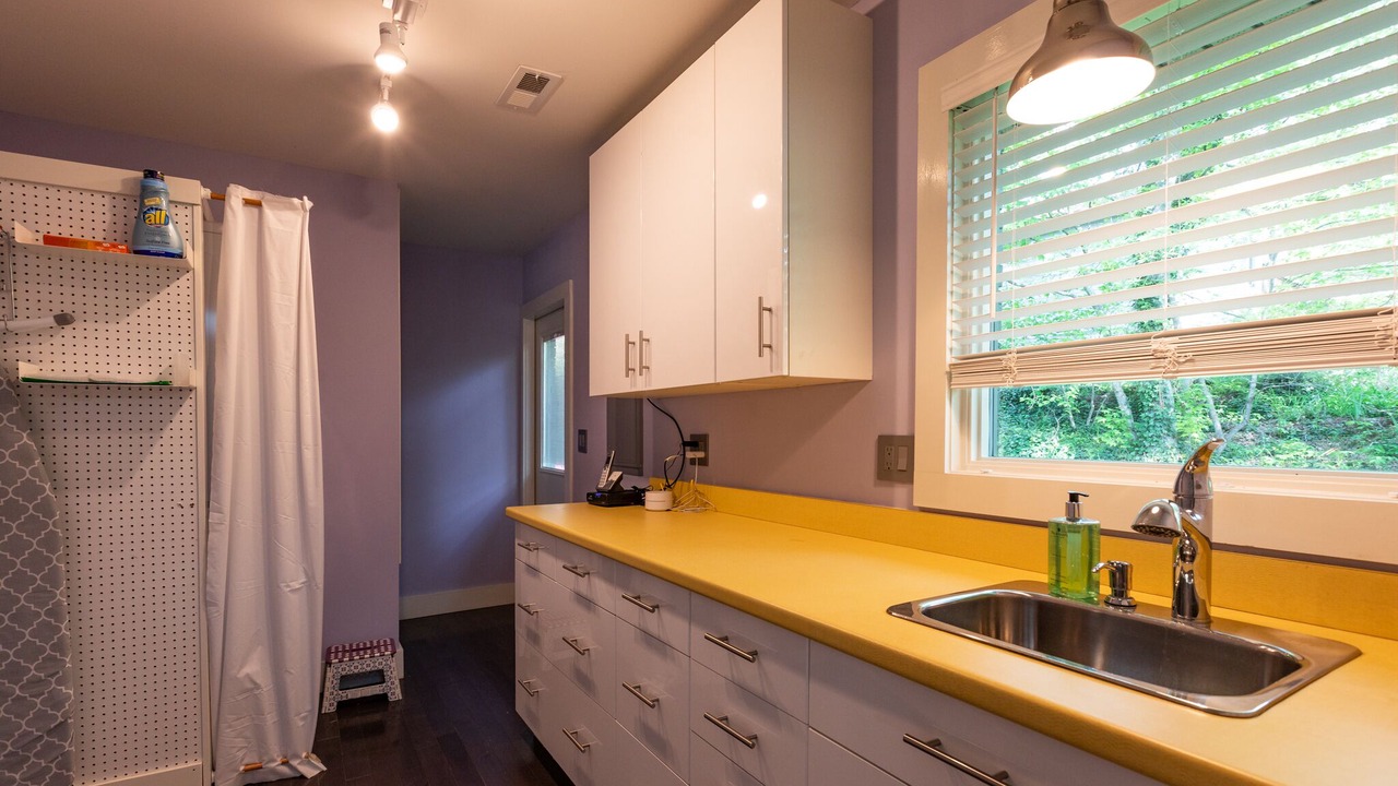 Photo of Bedroom in Black Mountain