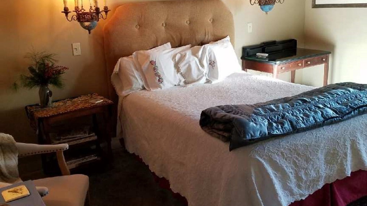 Photo of Bedroom in Five Points