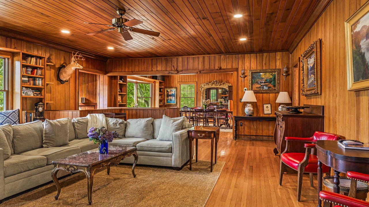 Photo of Bedroom in Tuxedo